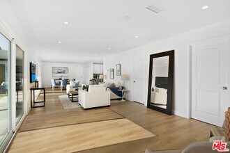 521 N Lamer St in Burbank, CA - Building Photo - Building Photo