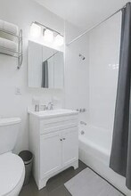 315 Seventh Avenue in New York, NY - Building Photo - Building Photo