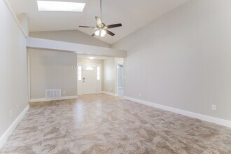 1001 Manigan Ave in Oviedo, FL - Building Photo - Building Photo