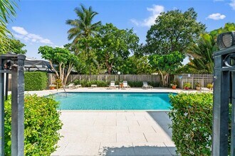 817 SE 12th Ct in Fort Lauderdale, FL - Building Photo - Building Photo