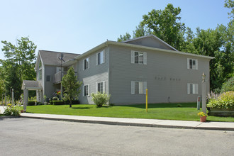 Stone Creek Apartments in Holland, MI - Building Photo - Building Photo