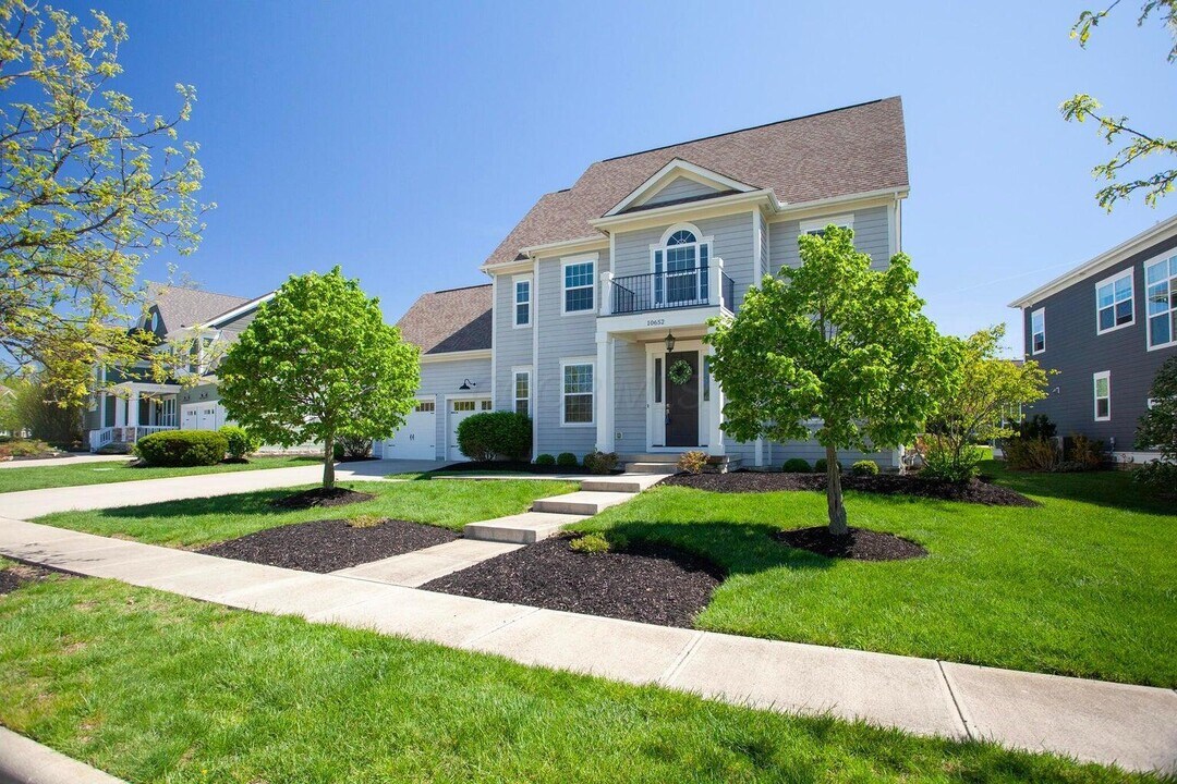 10652 Arrowwood Dr in Plain City, OH - Building Photo
