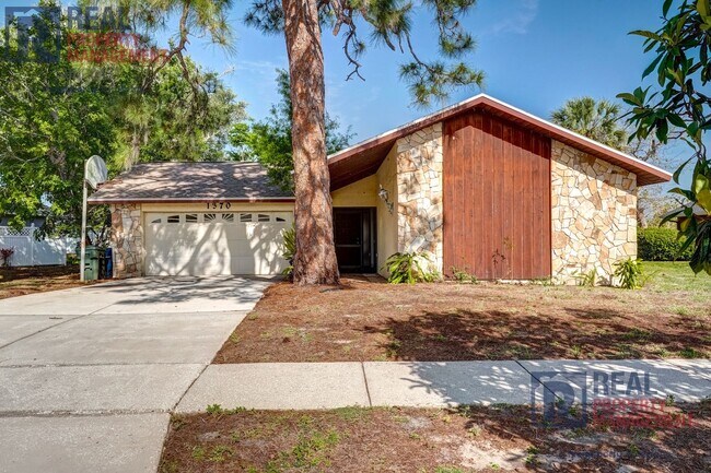 1370 Palmwood Dr in Sarasota, FL - Building Photo - Building Photo