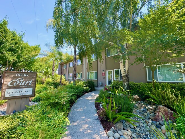 The Court Apartments in Santa Clara, CA - Foto de edificio - Building Photo