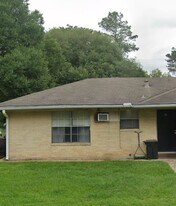 716 Fernwood St in Prairie View, TX - Building Photo