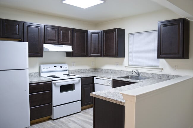 The Willows at Spring Mill in Mullica Hill, NJ - Building Photo - Building Photo