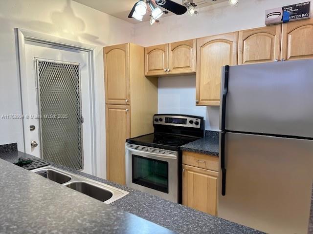 1958 Monroe St in Hollywood, FL - Building Photo - Building Photo