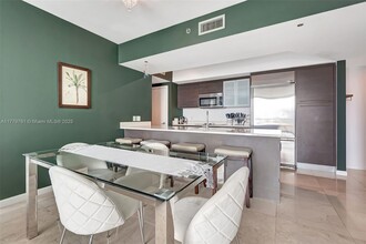 55 SE 6th St in Miami, FL - Foto de edificio - Building Photo