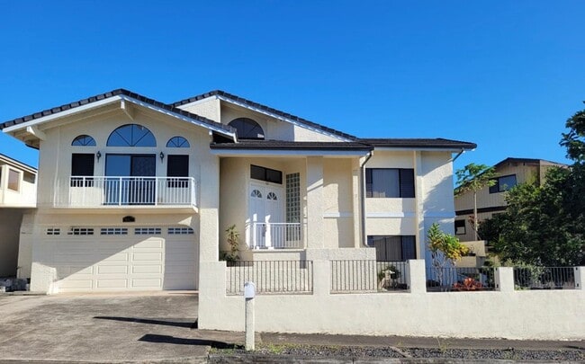 property at 98-827-827 Ainanui Loop