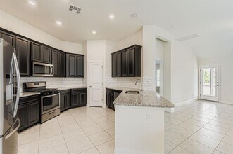 1008 Sundrops St in Leander, TX - Building Photo - Building Photo