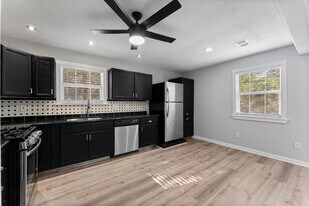 2 Ground Brier Ct in Spring, TX - Building Photo