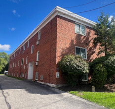 5151 Lee Rd in Maple Heights, OH - Foto de edificio - Primary Photo