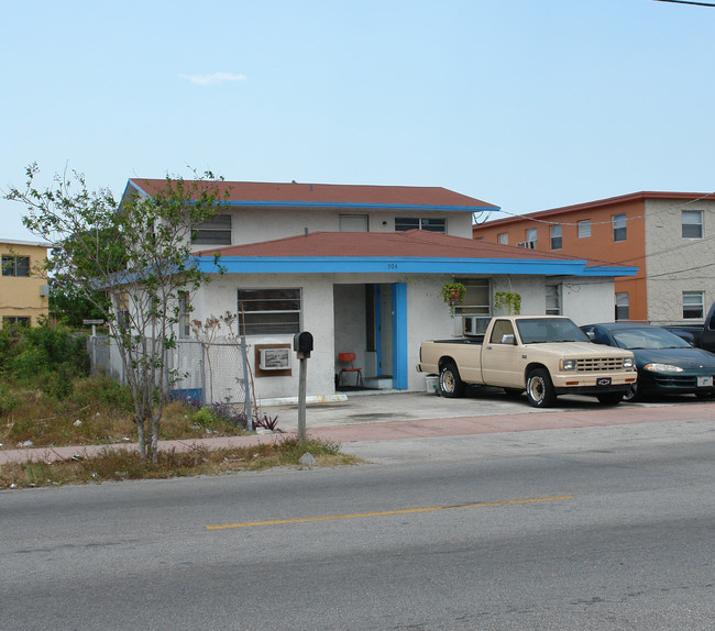 704 NW 22nd Rd in Fort Lauderdale, FL - Building Photo - Building Photo