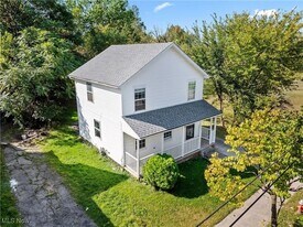 9622 Aetna Rd in Cleveland, OH - Building Photo