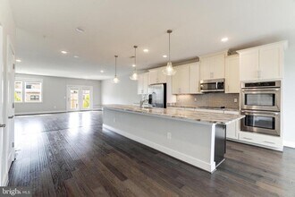 44750 Tiverton Sq in Ashburn, VA - Building Photo - Building Photo