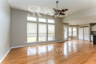 2034 Forestwind Dr in Grove City, OH - Building Photo - Building Photo