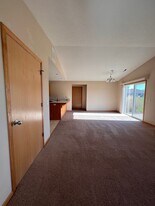 593 W 9th St in New Richmond, WI - Building Photo