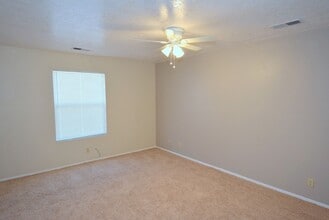 1665 Pegasus Ave SE in Rio Rancho, NM - Building Photo - Building Photo