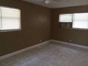 350 Nottingham Blvd, Unit # 1 in West Palm Beach, FL - Building Photo - Building Photo