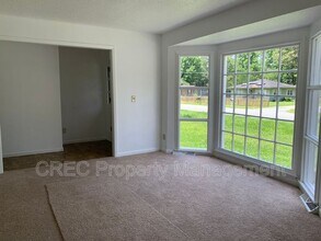 205 Pinewood Dr in Summerville, SC - Building Photo - Building Photo