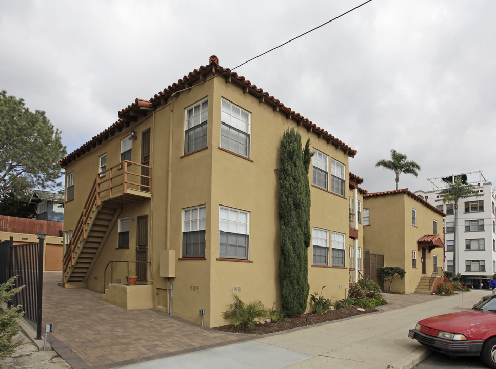 Casa Leon in San Diego, CA - Building Photo