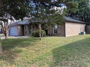 20 Connecticut Ave in Midlothian, TX - Building Photo - Building Photo