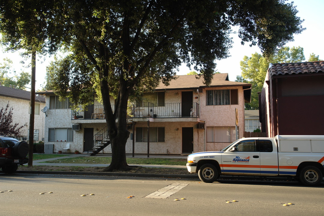 818 W 5th St in Chico, CA - Building Photo