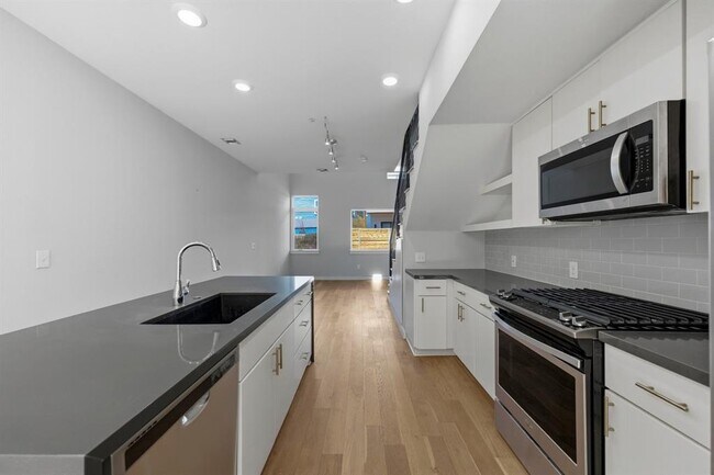 2002 E 7th St in Austin, TX - Building Photo - Building Photo