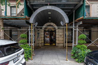 955 Park Ave in New York, NY - Building Photo - Building Photo