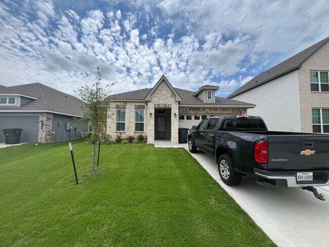 property at 7104 McGregor Lp