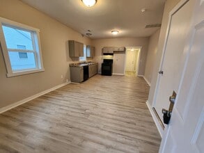 2118 W Phelps St in Springfield, MO - Building Photo - Building Photo