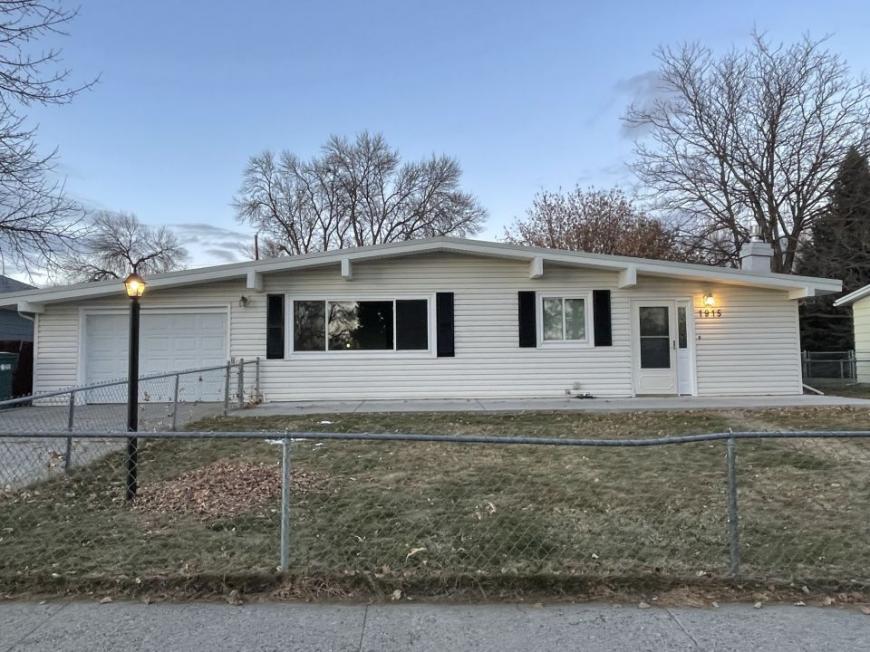 1915 Parkhill Dr in Billings, MT - Building Photo
