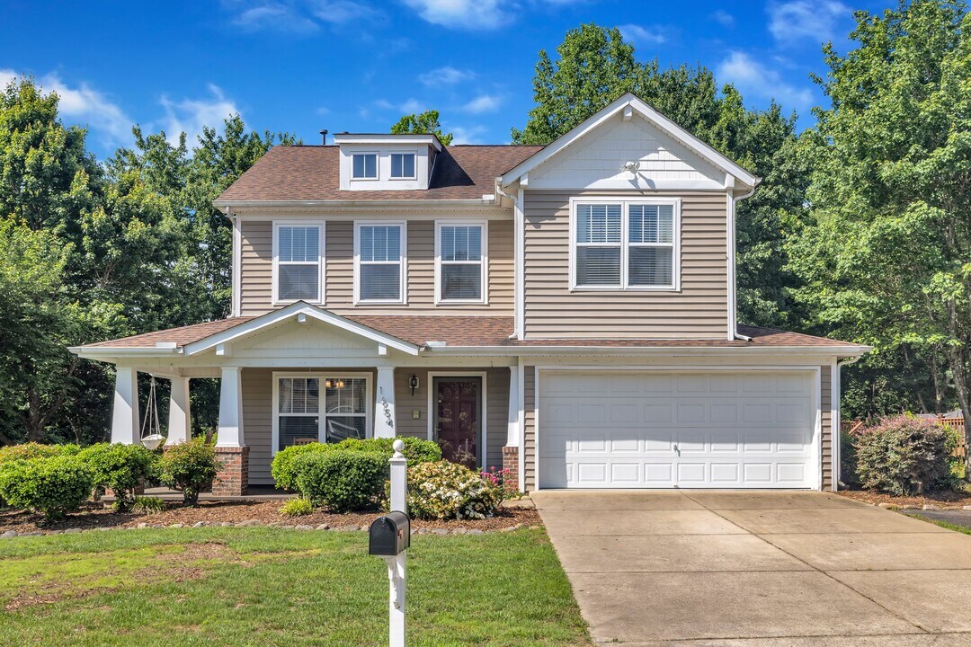 1654 Southcross St in Fuquay Varina, NC - Building Photo