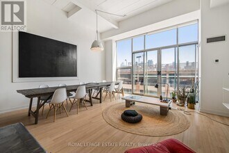 160 Baldwin St in Toronto, ON - Building Photo - Building Photo