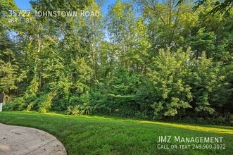 35727 Johnstown Rd in Farmington Hills, MI - Building Photo - Building Photo