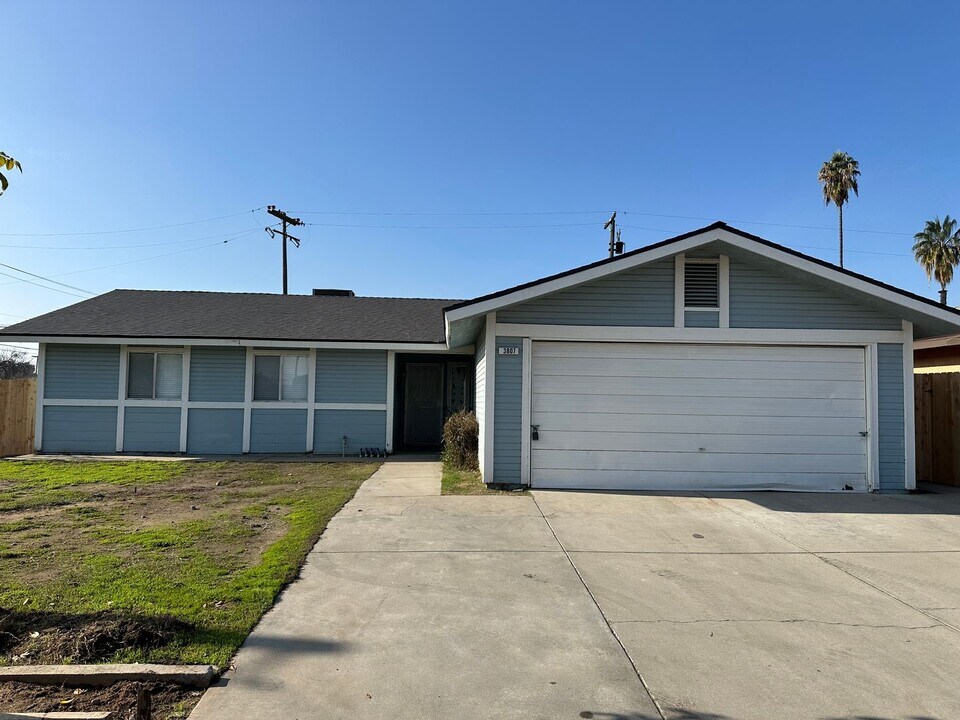 3807 N Atlas Way in Fresno, CA - Building Photo