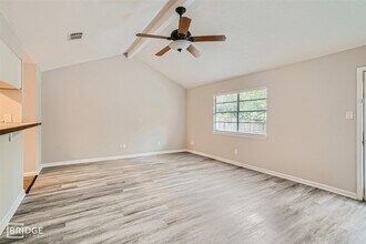 3529 Willie Way, Unit 11-0305 in Spring, TX - Building Photo - Building Photo