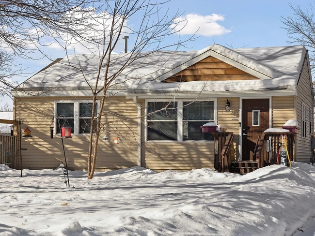 property at 10012 Cottonwood St NW