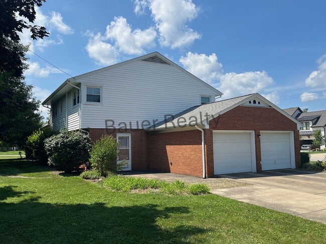 53 Clyde Ave in New London, OH - Building Photo - Building Photo