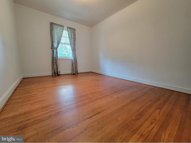 property at 324 Devonshire Rd