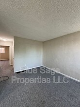 1037 Laurel Rd in Sharon Hill, PA - Building Photo - Building Photo