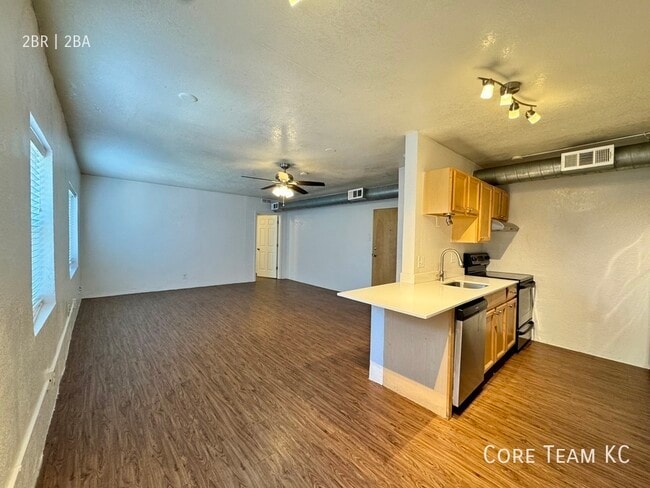 property at 629 E Armour Blvd