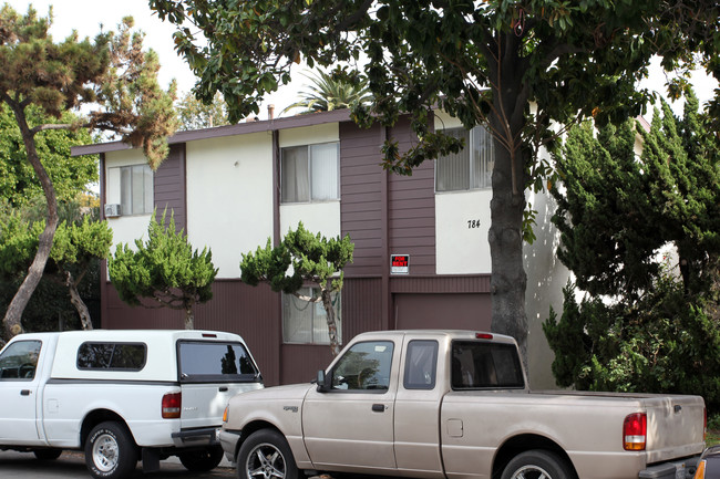 784 Gardenia Ave in Long Beach, CA - Building Photo - Building Photo