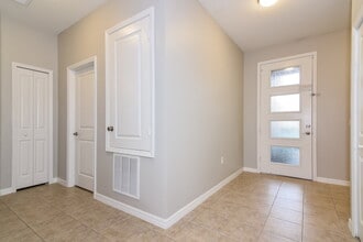 1309 Canyon Oaks Dr in Brandon, FL - Building Photo - Building Photo