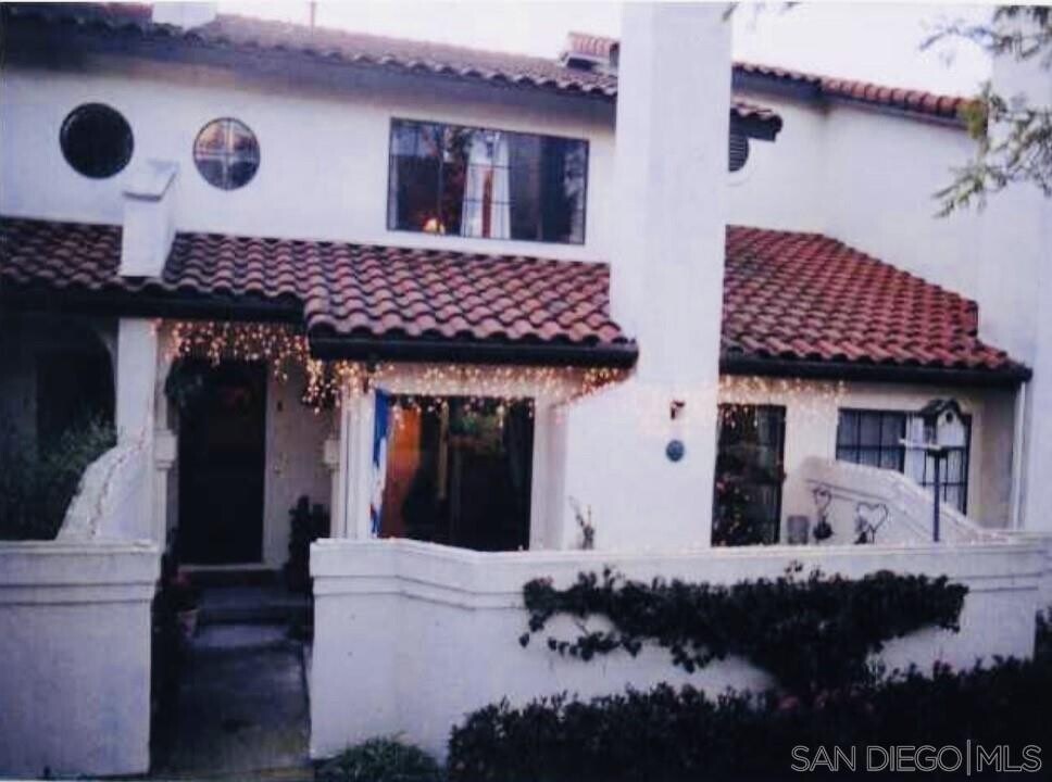 4130 Porte de Palmas in San Diego, CA - Building Photo