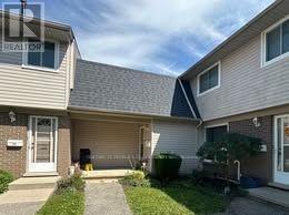 88 Avonwood Dr in Stratford, ON - Building Photo