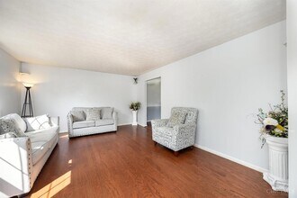 5084 Francisvalley Ct in Cincinnati, OH - Building Photo - Building Photo