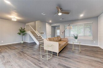 2833 Indian Creek Blvd in Oklahoma City, OK - Building Photo - Building Photo