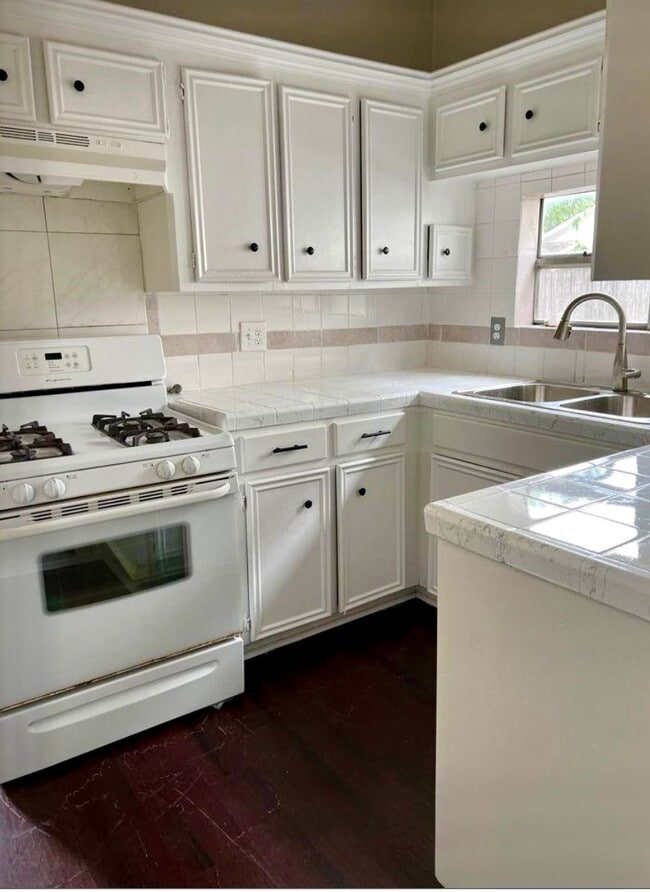 1611 Common St in Houston, TX - Foto de edificio - Building Photo