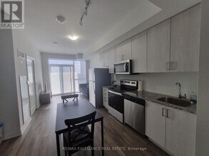 10 Meadowglen Pl in Toronto, ON - Building Photo - Building Photo